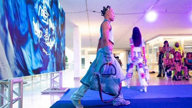 Desfile de coleções com estilistas do Distrito Federal