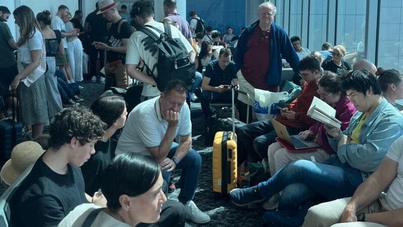 Quase 1.400 voos foram cancelados. Brasil não foi afetado