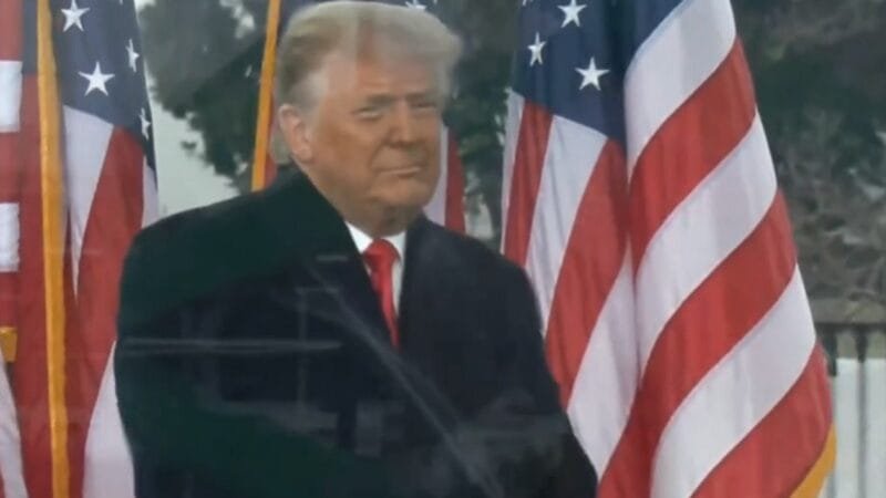 Trump diz que não viola lei ao citar Código Napoleônico