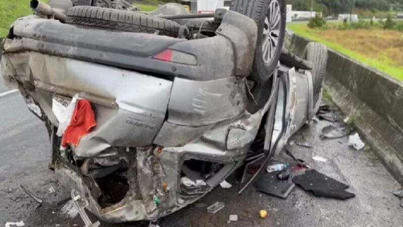 Ex-treinador da seleção brasileira Dunga sofreu acidente de carro