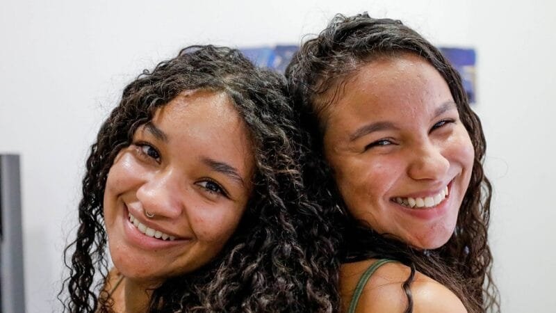 Naiara e Tainara são duas irmãs atendidas no Centro de Convivência e Fortalecimento de Vínculos de São Sebastião que garantiram vaga na UnB/Lúcio Bernardo Jr/Agência Brasil