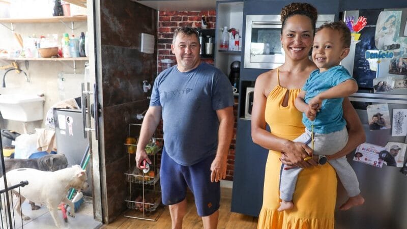 Poliana Ferreira marido Gustavo Henrique e o filho Benício gostaram da urbanização de novas quadras no Guará II/Joel Rodrigues/Agência Brasília