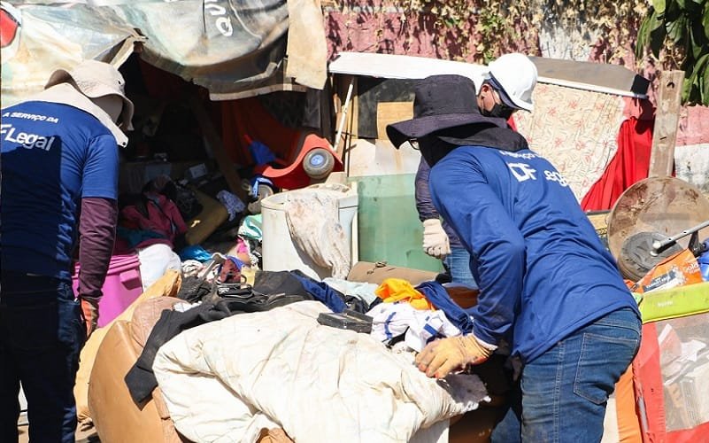 Moradores de rua recolhimento social DF Misto Brasil
