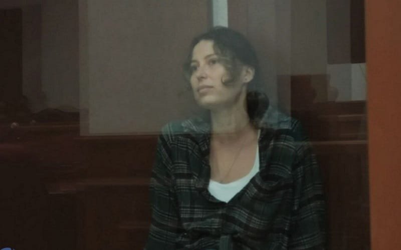 Bailarina Ksenia Karelina Rússia presa Misto Brasil