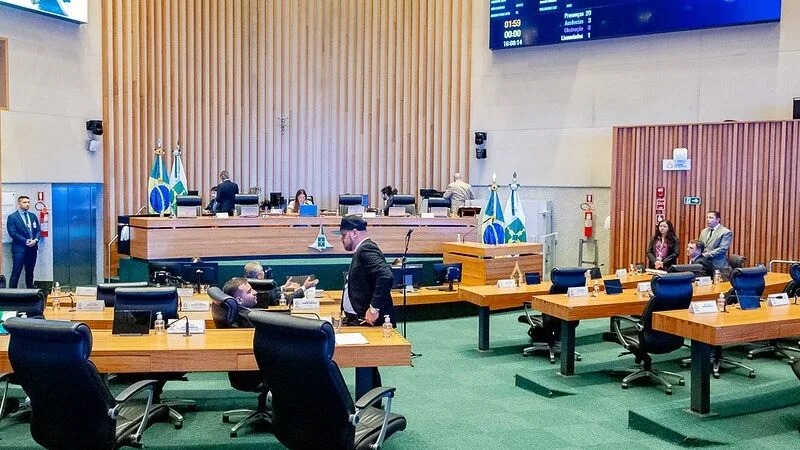 Janela partidária não mexeu com a bancada do DF