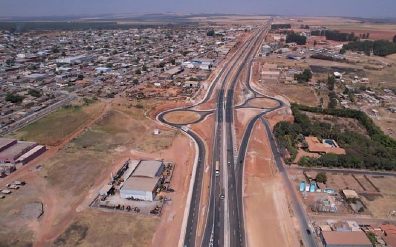 Cristalina duplicação BR centro urbano Misto Brasil