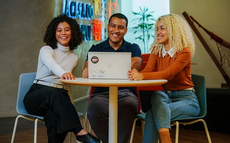 Estágio trainee negros e pardos Misto Brasil