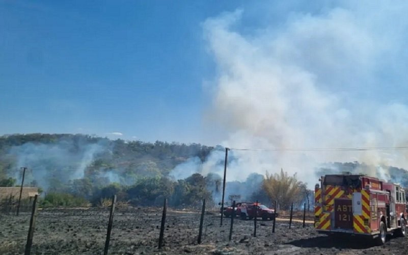 Incêndio florestal Riacho Fundo I DF Misto Brasil