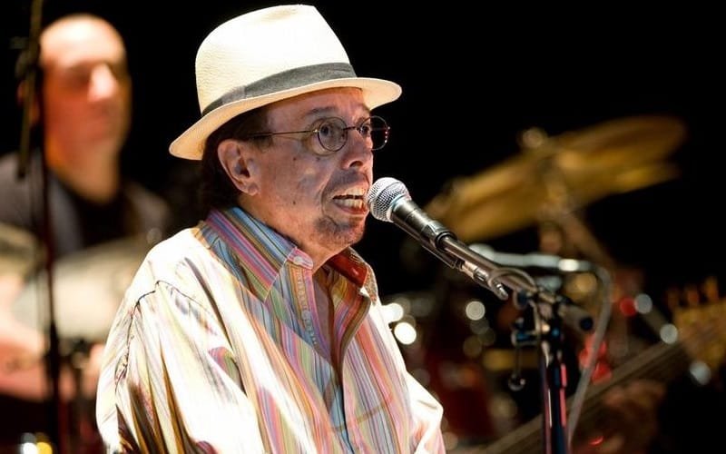 Cantor e compositor Sérgio Mendes música Misto Brasil