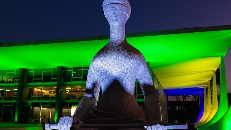 STF adia decisão sobre ação sobre laqueadura e a vasectomia