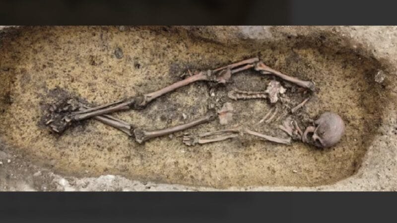 Desenterrados 50 esqueletos de cemitério viking