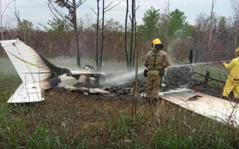 Avião queimado Amazonas Misto BRasil
