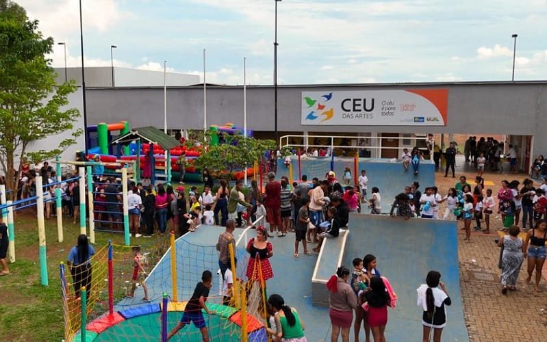 Brincadeiras CEU das Artes DF Misto Brasil