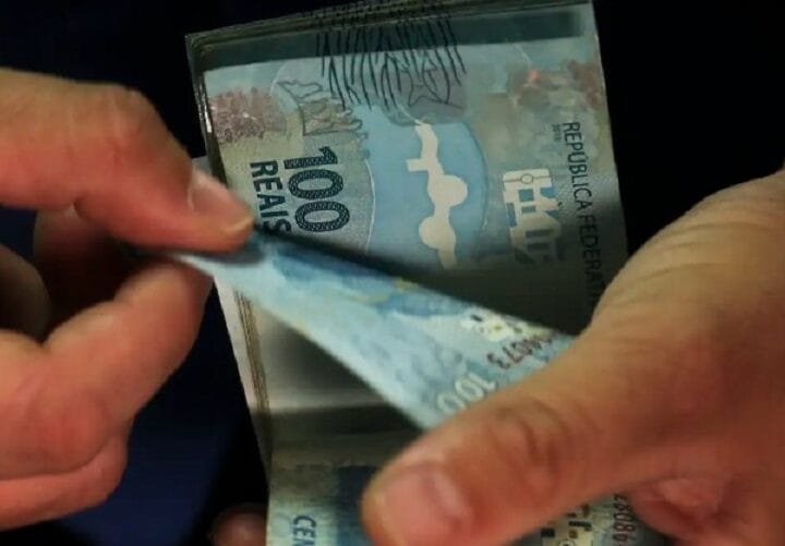 Inadimplência voltou a crescer e dívidas somam R$ 14,3 bilhões