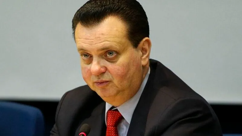 Guerra de bastidores antes da campanha começar