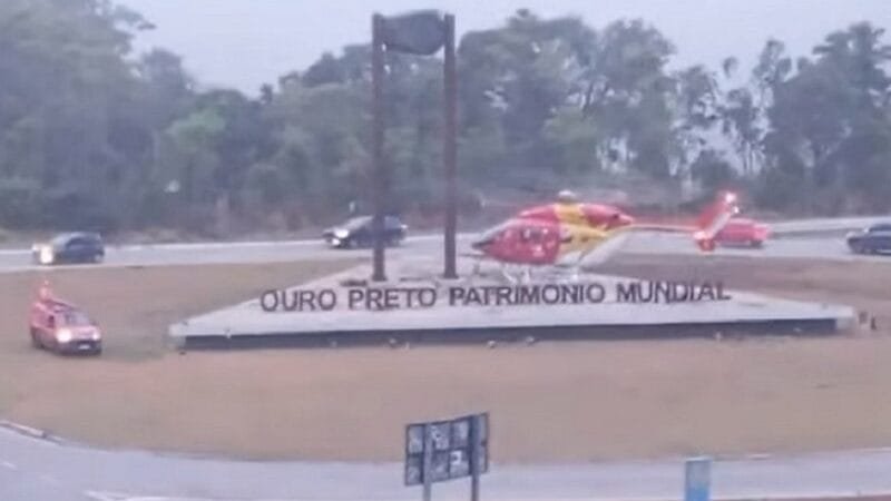 Queda de helicóptero com bombeiros provoca seis mortes