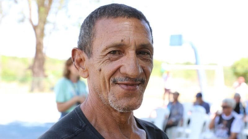 Francisco José dos Santos está no abrigo Casa Viva e gostou das atividades recreativas programadas para o Dia Internacional da Pessoa Idosa/Paulo H. Carvalho/Agência Brasília