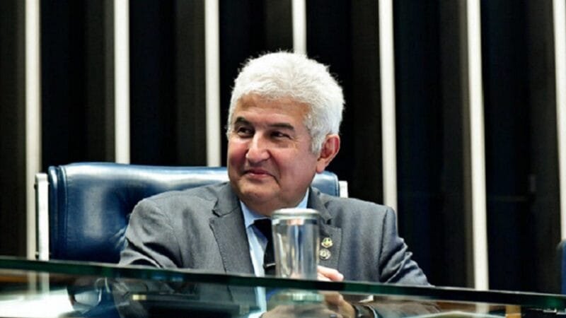 Muitos bispos no tabuleiro do xadrez político