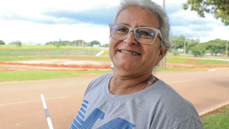 Marina Rocha de Souza da Silva passou pelo Parque Internacional da Paz e espera a conclusão do que muitos acham que será o novo cartão postal de Brasília/Paulo H. Carvalho/Agência Brasília