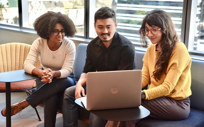 Estágio trainee jovens trabalho Misto Brasil