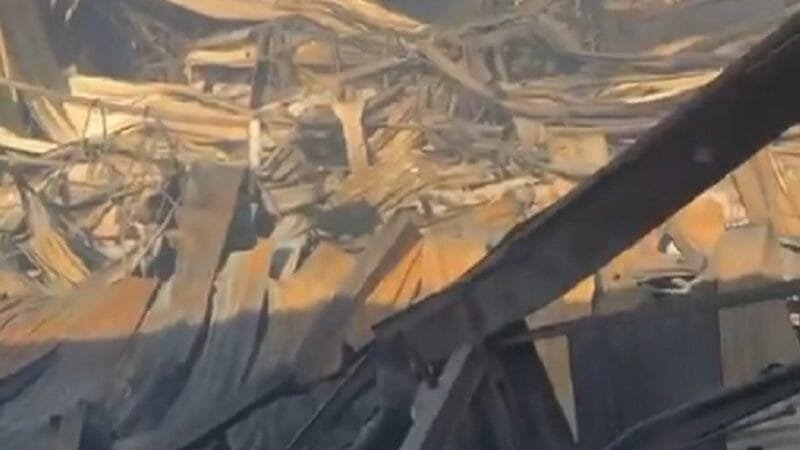 Corpo de Bombeiros encerrou o rescaldo no Shopping 25 Brás