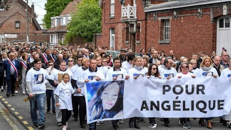 Mulher vítima de estupro coletivo confrontou os abusadores