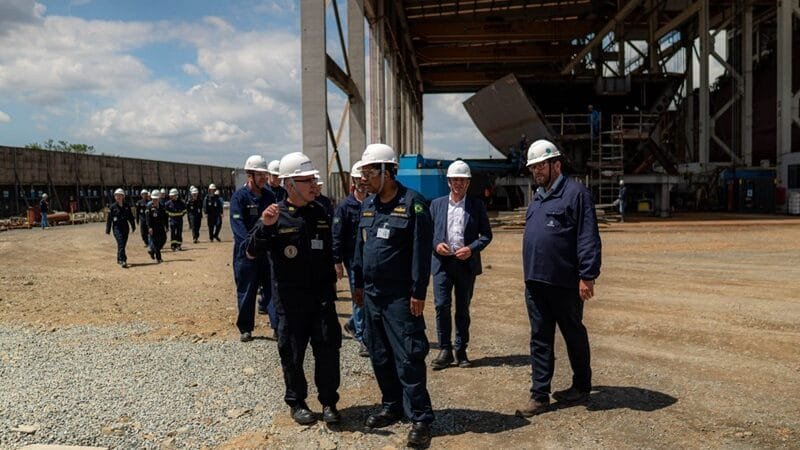 Começou a construção da terceira fragata da Marinha do Brasil