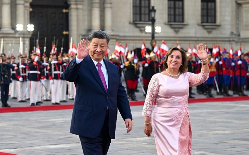 Xi Jinping e Dina Baluarte Misto Brasil