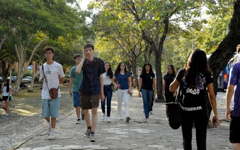 UFMG campus alunos Misto Brasil