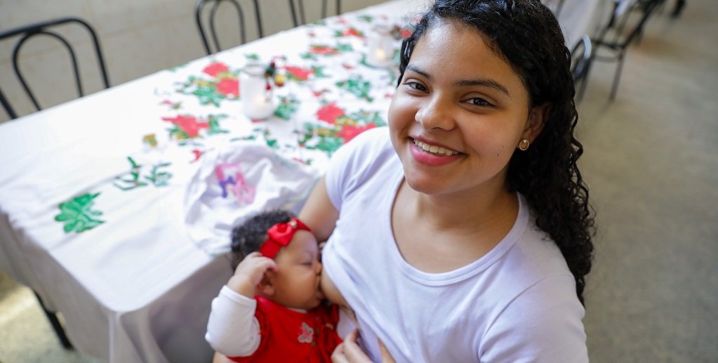 Amamentação banco de leite DF Mãe e filha Misto Brasil