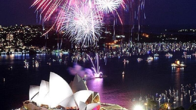 Veja os vídeos – Austrália celebra a chegada de 2025