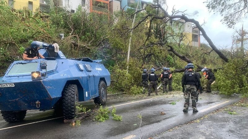 Poderoso ciclone provoca a morte de centenas de pessoas