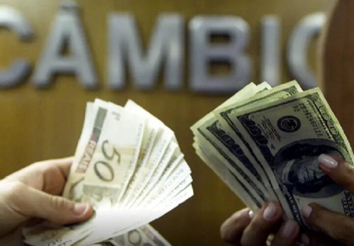 Dólar abriu em leve baixa e o ouro em alta nesta quarta