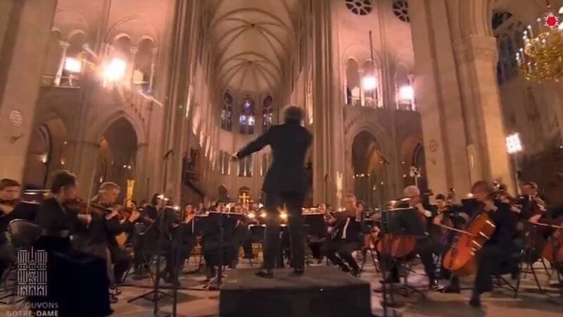 Trump se encontra com Macron na reabetura da Notre-Dame