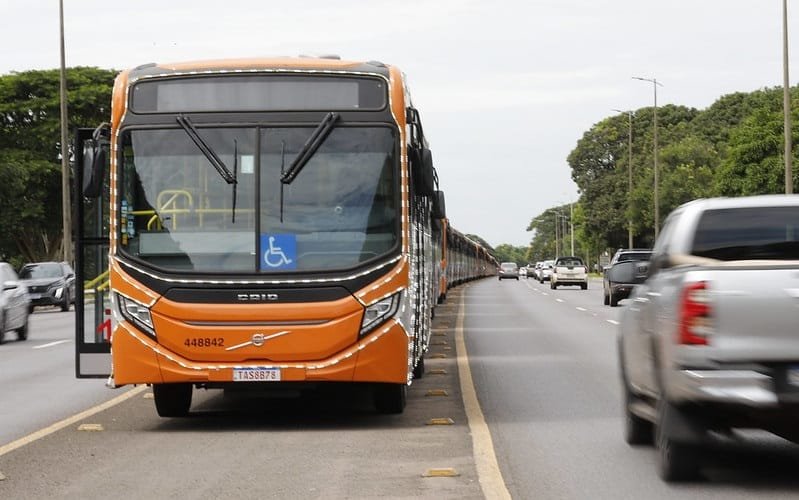 Ônibus urbanos DF empresa Marechal Misto Brasil