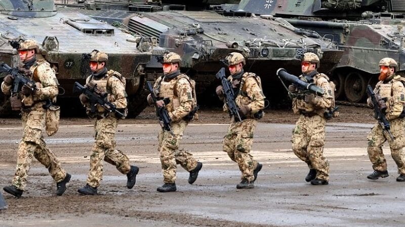 Soldados do Reino Unido estão deixando as Forças Armadas