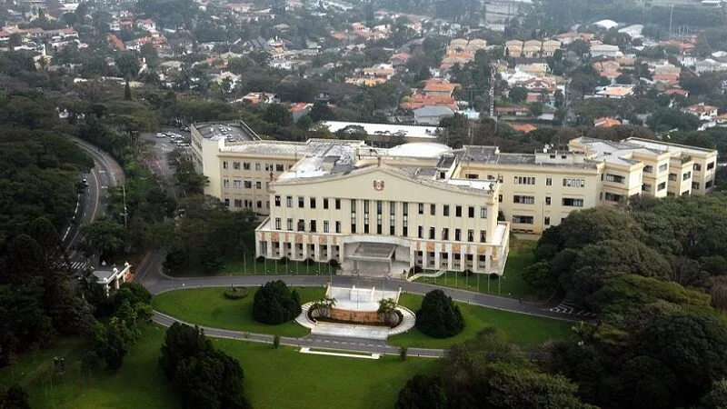 Ganância fiscal que mira as empresas e acerta o consumidor