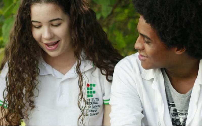 Estudante ensino técnico UFRJ Misto Brasil