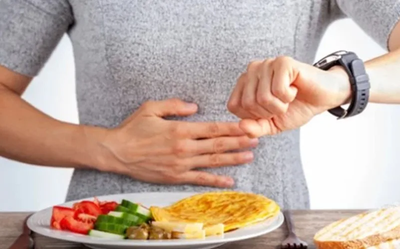 Jejum intermitente cuidados saúde Misto Brasil