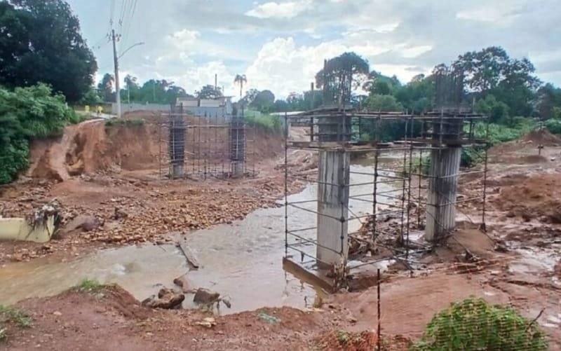 Obra ponte Valparaiso e Novo Gama Misto Brasil