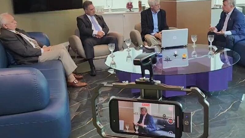 Bastidores da Educação volta nesta quinta-feira ao vivo