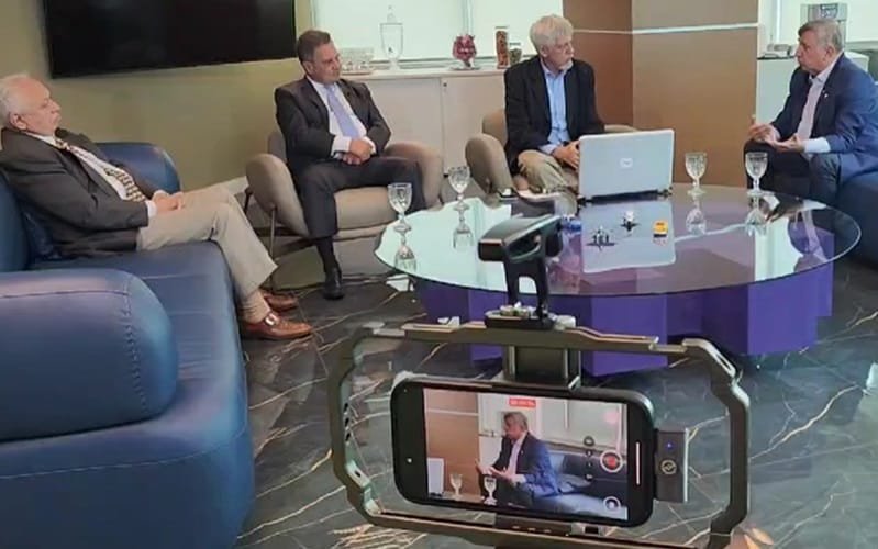 Programa Bastidores da Educação entrevista jornalismo Misto Brasil