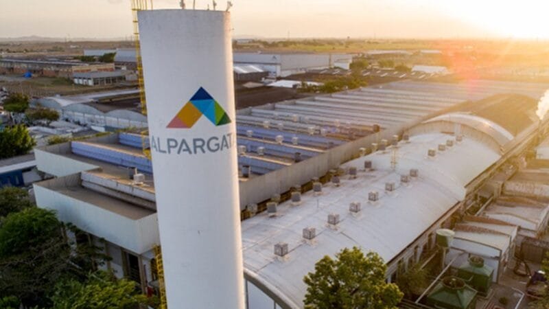 Queda das ações da Alpargatas após boicote à Havaianas