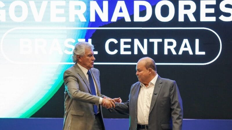 Ronaldo Caiado e Ibaneis Rocha na reunião do Consórcio Brasil Central, que lançou edital para comprar 26 helicópteros/Renato Alves/Ag Brasília