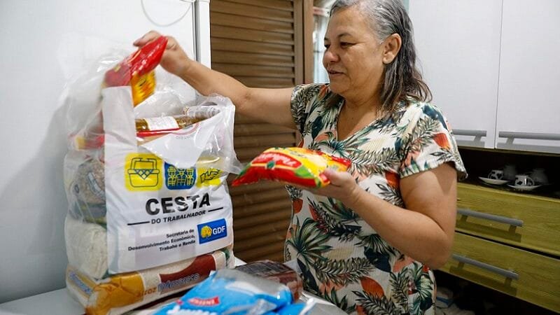 Programa fornece cesta básica para desempregados