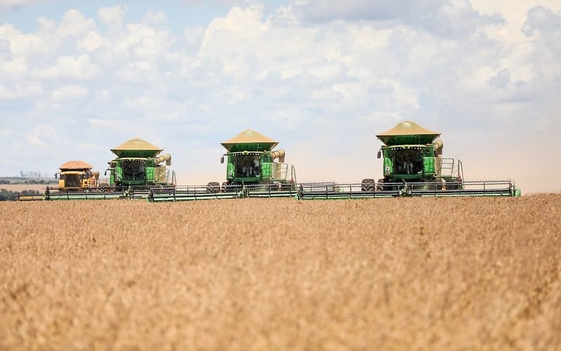 Começou a temporada da colheira da soja no Distrito Federal