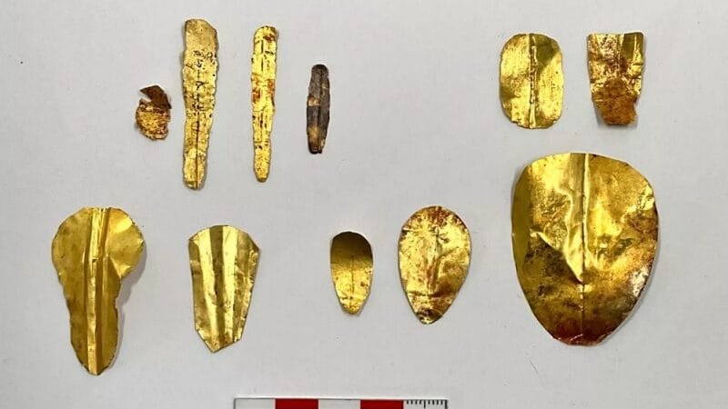 Encontradas múmias com línguas de ouro