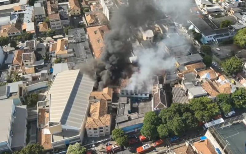 Incêndio Rio de Janeiro fábrica escola de samba Misto Brasil