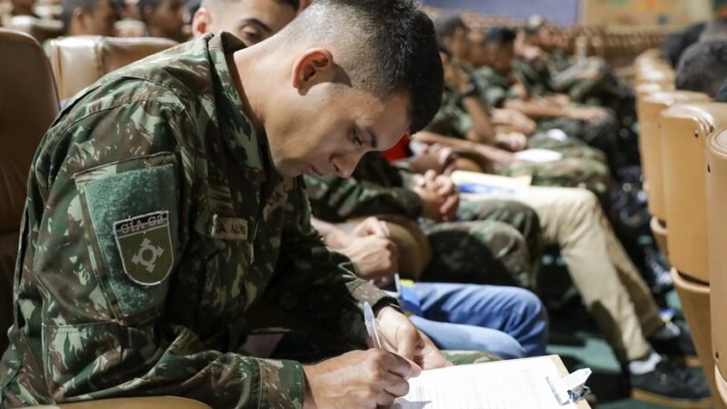 Militar do Exército participa da 1ª Feira de Empregabilidade que reuniu também ex-militares, no Quartel General do Exército/Geovana Albuquerque/Agência Brasília