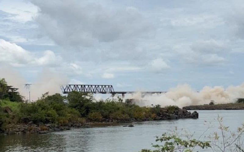 Ponte implosão Misto Brasil